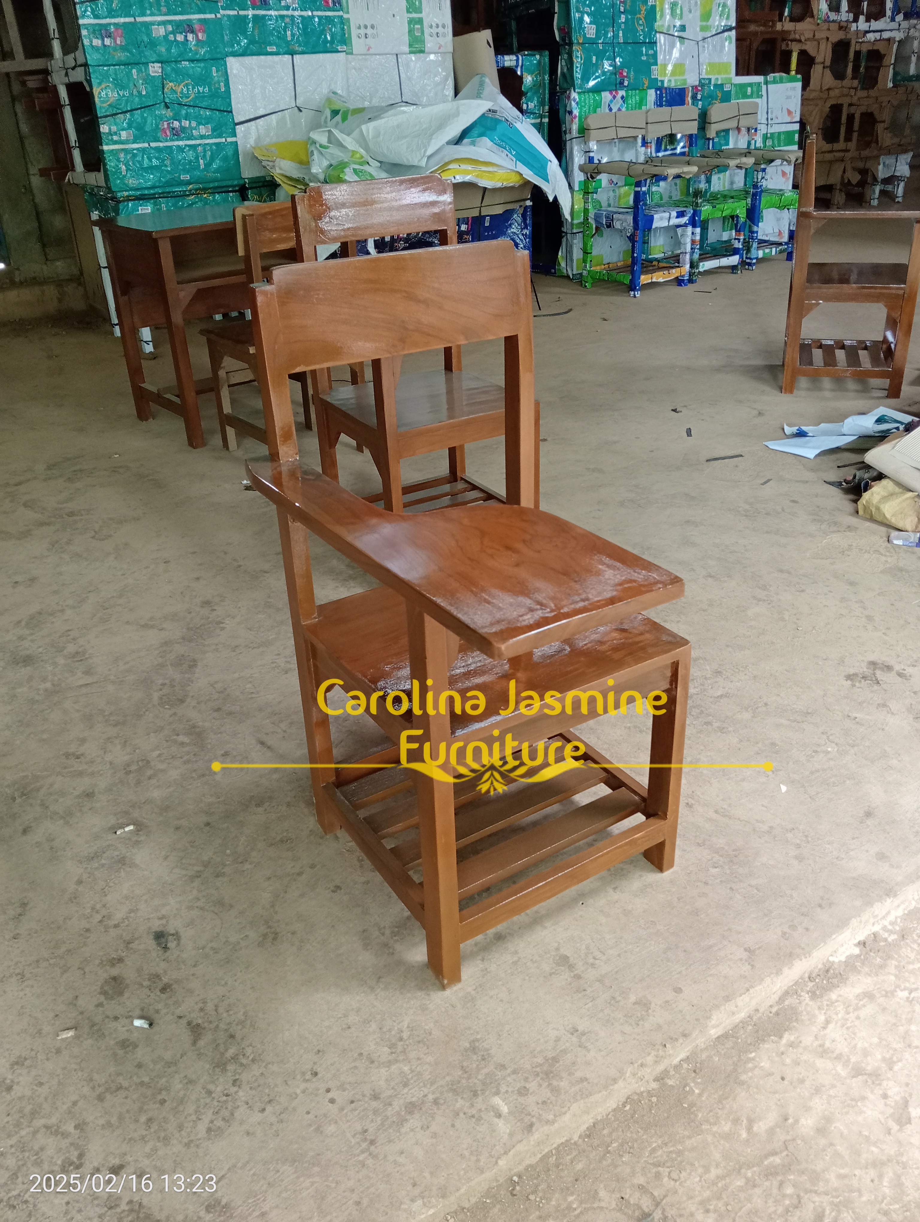 kursi kuliah jati