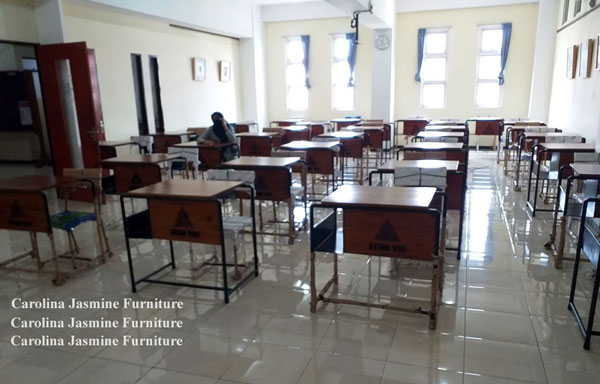 kursi kuliah